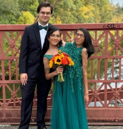 Conjoined Twin Carmen Andrade Marries Longtime Boyfriend, Sister Lupita