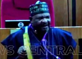 “Leave Me, You Don’t Know The Importance Of This” — Ningi Resists Confiscation Of Spear, Sceptre As Akpabio Orders Arrest Of ₦100m TikTok Bandits ‘Giveaway’